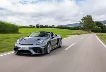 Porsche 718 Spyder RS (2023) - razend en dakloos