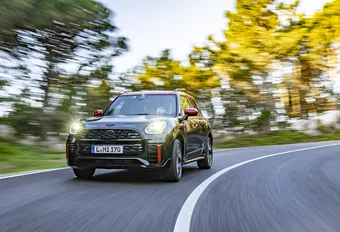 Mini John Cooper Works Countryman All4 : Dandy turbulent