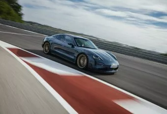 Review Porsche Taycan Turbo GT (2024)