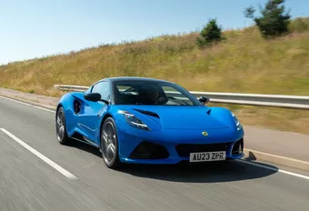 Review Lotus Emira 2.0 Turbo (2024) - beter met 4 cilinders?