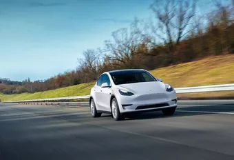 Review Tesla Model Y RWD Long Range (2024) 