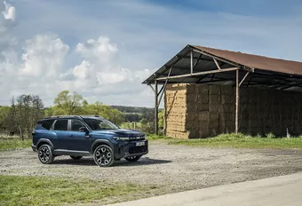 Dacia Bigster Hybrid 155: Stronger, Better, Bigster ?