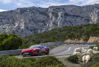 Aston Martin Vanquish Coupé (2025)  - Nouvelle référence ?