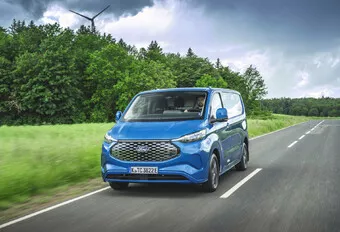 Ford e-Transit Custom (2025) - Agréablement compétent