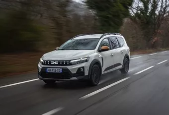 Review Dacia Jogger (facelift 2026) - met de Hybrid 155 uit de Bigster
