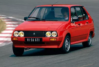 Les oldtimers oubliées : une Citroën Visa GTI plutôt qu'une Peugeot 205 GTI ? 