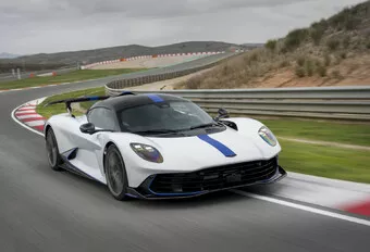 Review Aston Martin Valhalla (2026) - tussen de 849 Testarossa en de F80