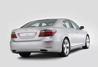 Lexus LS 460