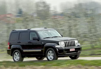 Jeep Cherokee 2.8 CRD A