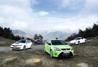 Ford Focus RS, Mitsubishi Lancer Evolution, Porsche Cayman S & Subaru Impreza WRX STi : Pure Trekkracht