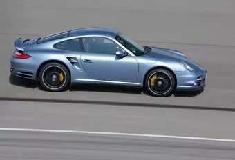 Porsche 911 Turbo S 