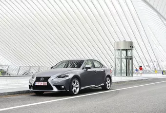 Lexus IS 300h
