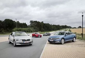 Ford Mondeo 2.0 TDCi 180, Mazda 6 SkyActiv-D 175, Skoda Superb 2.0 CRTDI 190 et Volkswagen Passat 2.0 TDI 190