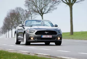 Ford Mustang Convertible 2.3 EcoBoost : À air comprimé