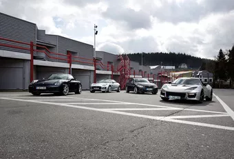 Porsche 911 Carrera face à 3 concurrentes : Choisir, c’est renoncer…