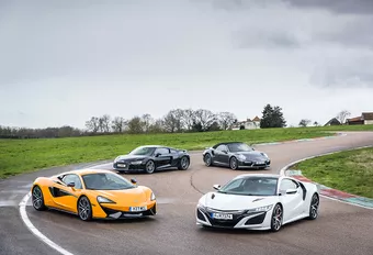 Honda NSX tegen 3 concurrenten
