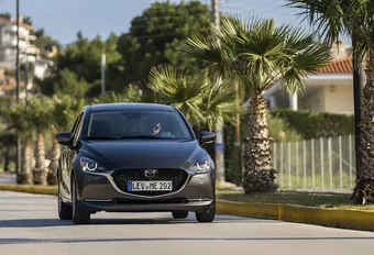 Mazda 2 : Quel complexe de Calimero?