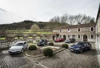 Volkswagen Golf tegen 4 rivalen