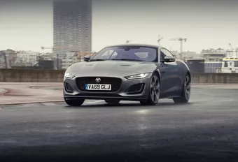 Jaguar F-Type Coupé P300 : plus séduisante que jamais