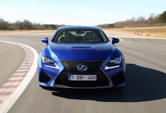 Lexus RC-F: tueuse de M4