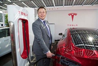 Tesla: meer klanten, maar nog altijd rode cijfers #1
