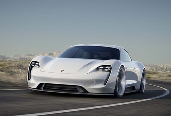 Porsche Mission E : rivale de la Tesla S #1