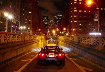 Jaguar lance la F-Type SVR dans un tunnel new-yorkais #1