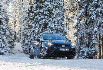 Même pas peur du froid : la Toyota Mirai s’attaque au grand Nord #1