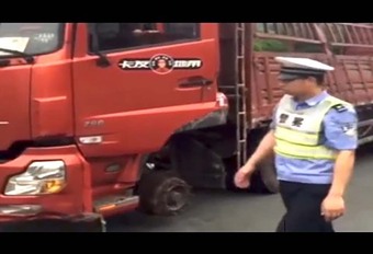 Rijden met een vrachtwagen … zonder voorwielen #1