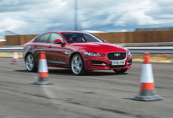 Jaguar en Land Rover demonstreren nieuwe veiligheidstechnologie (2) #1