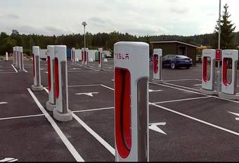 La plus grande station de recharge Tesla en Norvège #1