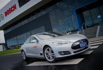 Bosch: Tesla Model S met geavanceerde zelfrijdende technologie #1