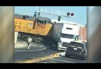 Trein versus truck in Californië #1