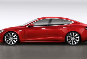 Controverse –Duits milieuminister rijdt met een… Tesla #1