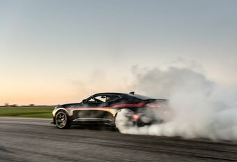 Hennessey transformeert de reeds redelijk zotte Chevrolet Camaro ZL1 in deze voortdurend in rubbernevel gehulde The Exorcist, wiens V8-krachtbron liefst 1.000 pk ontwikkelt.