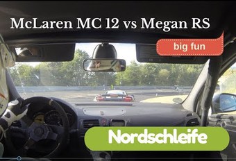 McLaren MP4-12C kan Mégane RS niet van zich afschudden #1