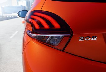 Peugeot 208 en DS 3 Crossback geëlektrificeerd #1