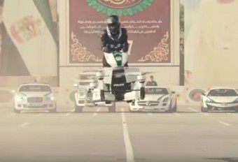 Politie van Dubai op vliegende motoren? #1