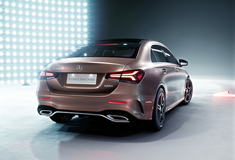 Voorbode CLA: Mercedes A-Klasse L Sedan #1