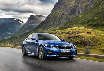 BMW Série 3 : la berline familiale affirme son côté premium #1