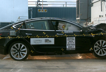 Tesla Model 3 toont zich veiligste auto ooit #1