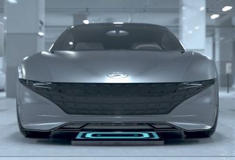 Hyundai et Kia présentent la charge automatisée #1