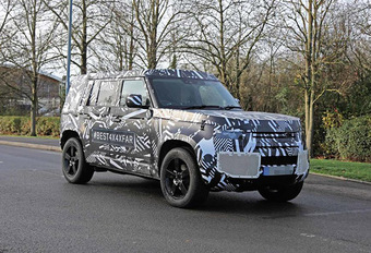 Land Rover Defender 2020 : son habitacle en fuite #1
