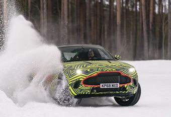 VIDÉO - Aston Martin teste son SUV DBX en Suède #1