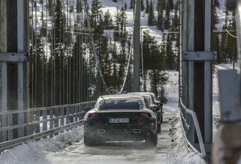 Porsche dévoile des images du Taycan en test de développement #1