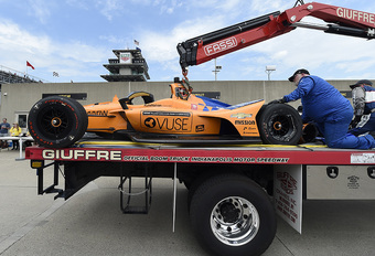 Stevige crash Fernando Alonso in oefenritten Indy 500 - Video #1