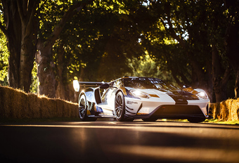 Ford GT Mk. II lacht met GTE-racers #1