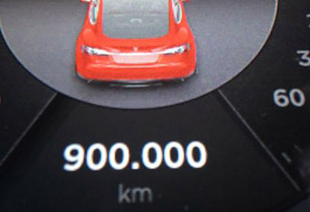 INSOLITE – Une Tesla avec 900.000 km ! #1