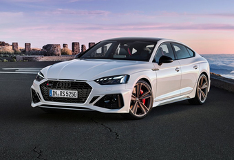 Na de A5 en de S5 is het aan de Audi RS 5 #1