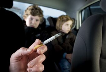 Interdiction de fumer en voiture en présence de mineurs #1